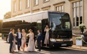 Hochzeitsfahrt mit VIP BUS – Exklusiver Shuttle-Service für Gäste mit Stil